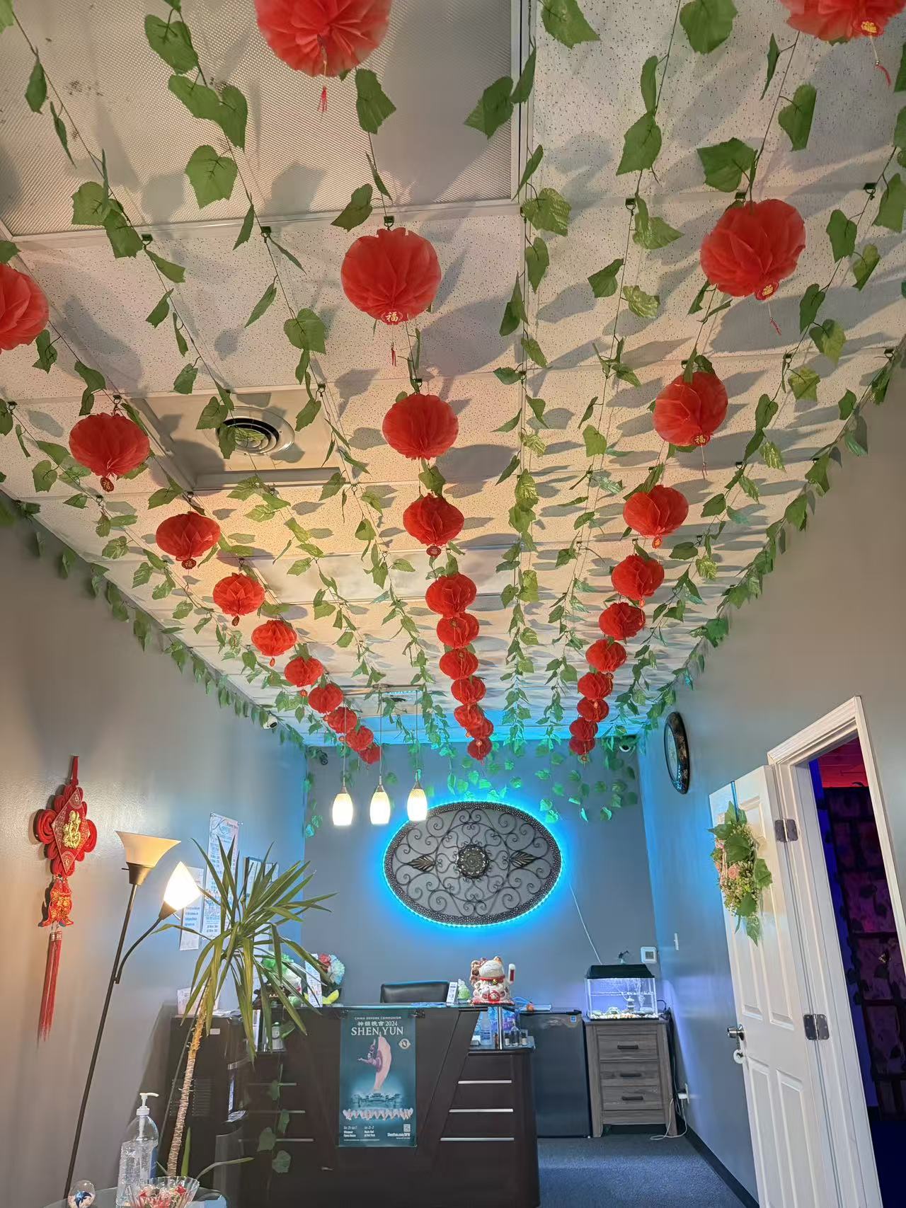 Kamu Foot Spa - Entrance and interior decor